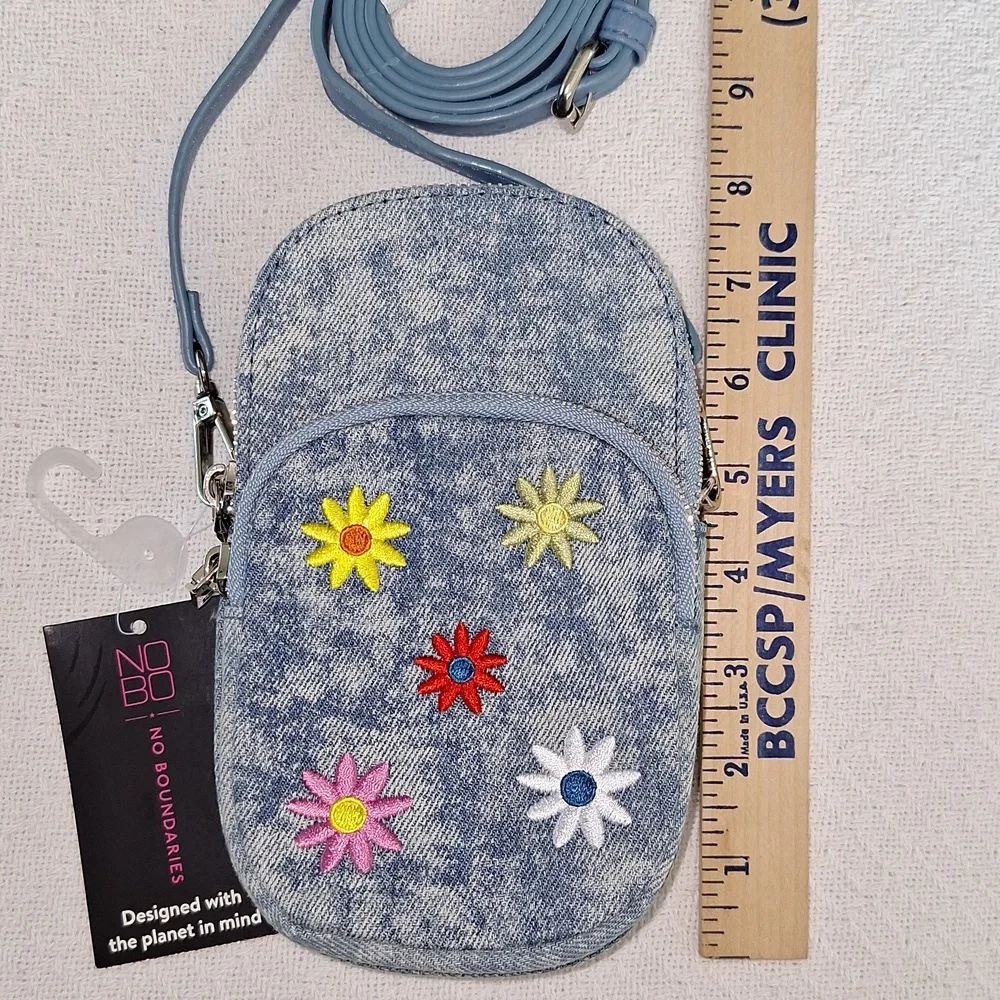 🌼 Crossbody denim girls purse/bag with embroidered flowers by No Boundaries - Picture 5 of 13